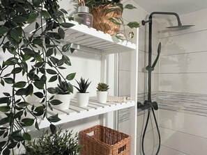 Shower, hair dryer, towels - Les Coteaux d'Anaïs - Tournon-sur-Rhône (Tournon-sur-Rhône)