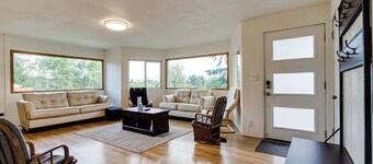 Spacious 3BR • 10 Min to Autzen • Family Friendly