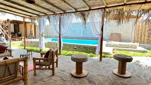 House with pool in Mancora, ideal for families.