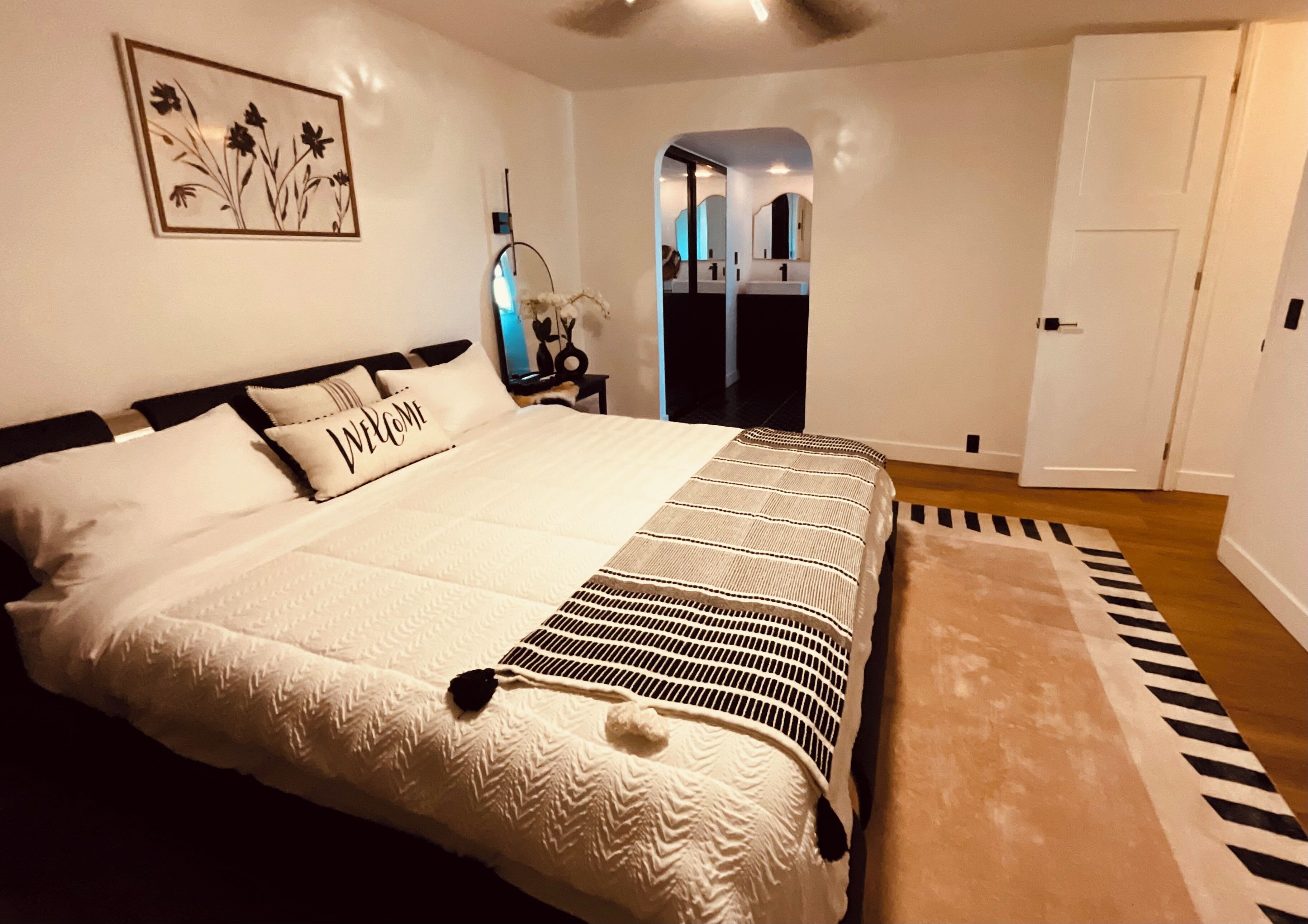 3 habitaciones, tabla de planchar con plancha, wifi y ropa de cama 