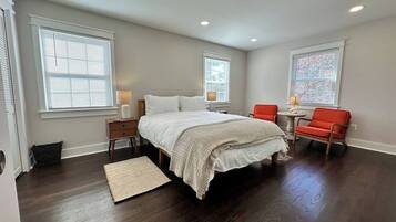 Iron/ironing board, travel crib, free WiFi, bed sheets