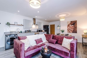 House | 2 bedrooms, Internet - Centrally Located Flat off Formby High Street (Liverpool)
