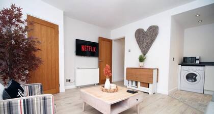 Stylish 1-bed Flat at Irvine Court Sleeps 4