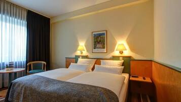 Standard Twin Room | In-room safe, desk, iron/ironing board, free WiFi