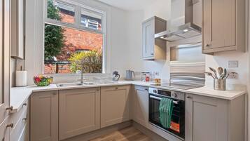 House | 4 bedrooms, Internet