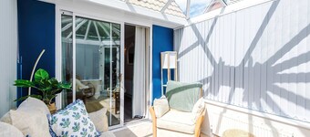 Lovely 2 Bed Home With Free Parking and Garden
