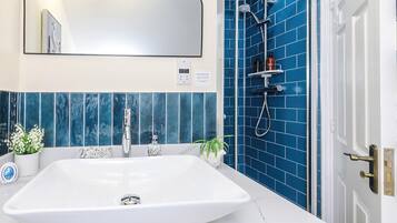 House | 4 bedrooms, Internet