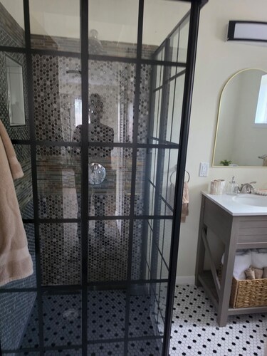 Calming country studio with spectacular views of The Great Basin National Park..