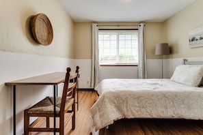 Room - Peaceful 3BR Retreat Near UO & Autzen (Eugene)