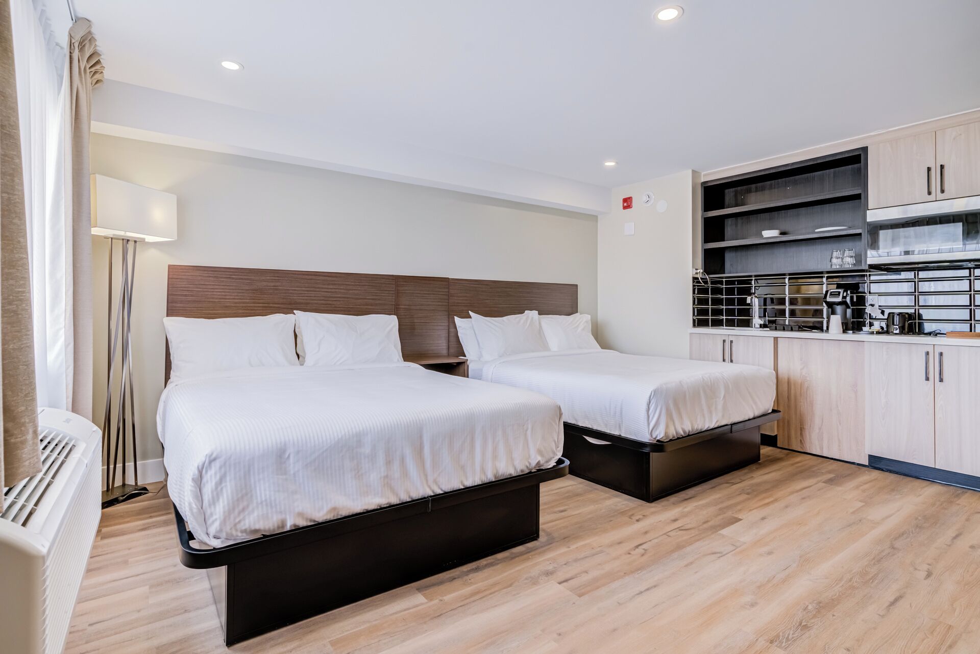 Basic Double Room | Desk, laptop workspace, iron/ironing board, WiFi (free)