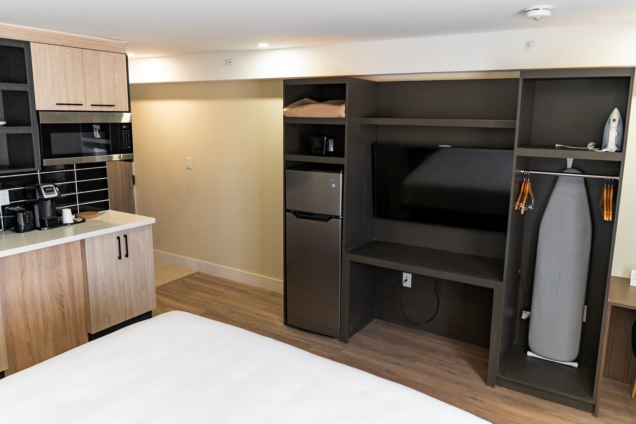 Habitación individual básica | Escritorio y espacio para trabajar con un portátil