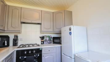 Cookware/dishes/utensils