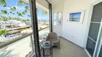 Apartamento júnior, vista para a praia | Terraço/pátio