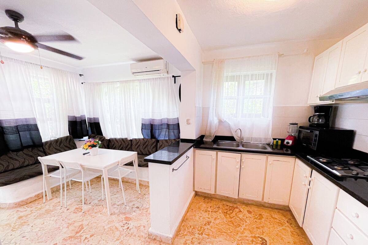 Villa, 3 Bedrooms, Garden View, Garden Area | Private kitchen | Coffee/tea maker, fridge, stovetop, cookware/dishes/utensils