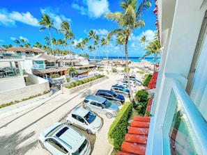 Apartamento, vistas a la playa, junto a la playa | Vistas desde la habitación