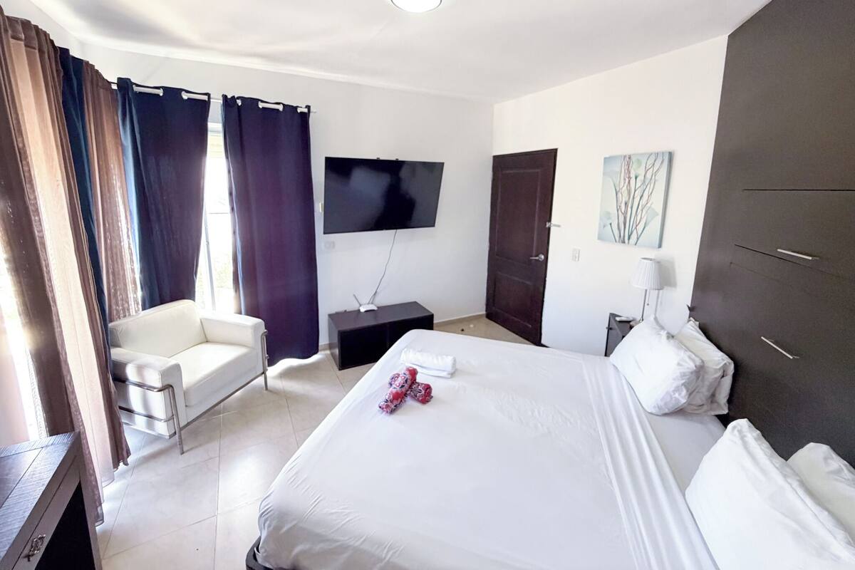 Superior Apartment, Pool View | In-room safe, free WiFi, bed sheets