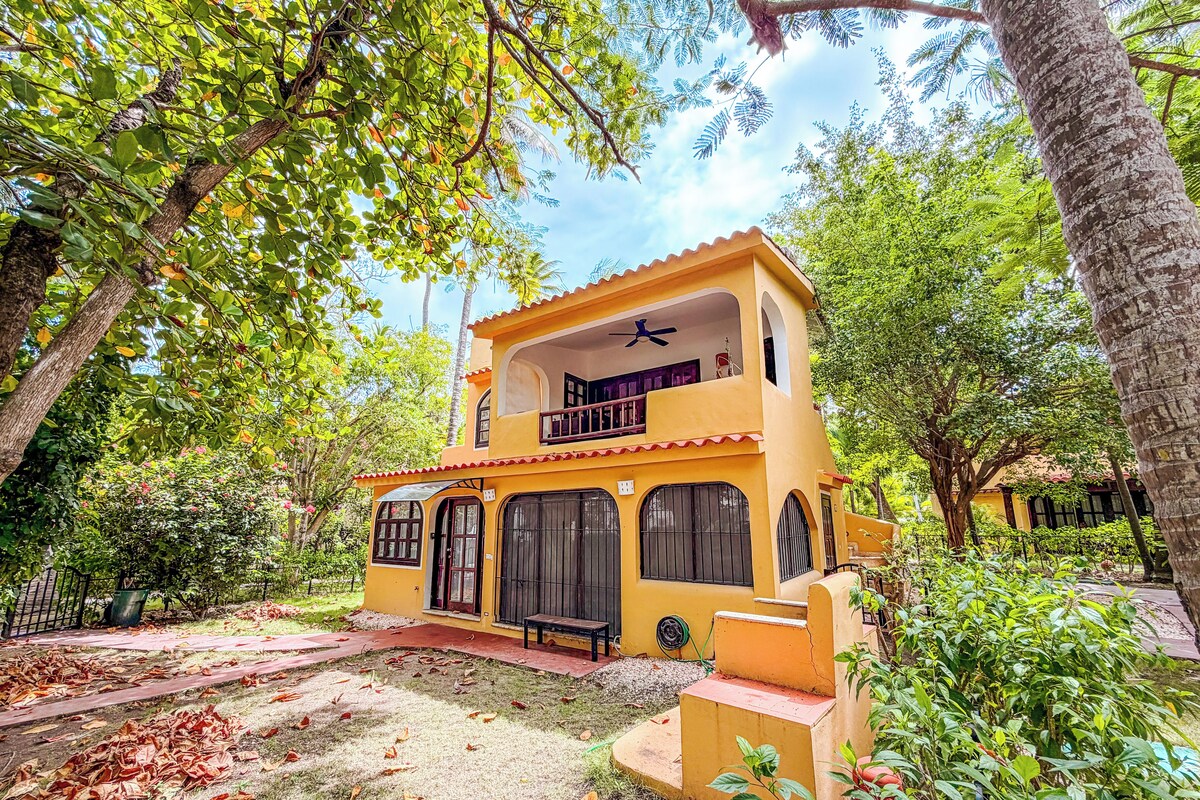 Villa Basic, accesso alla piscina, vista giardino | Vista dalla camera