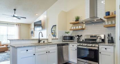 LakePoint Sports Base Camp • Sleeps 12 • Fire Pit