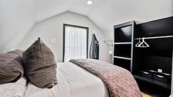 Escritorio, wifi gratis y ropa de cama