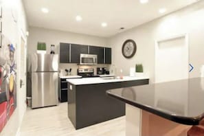 Private kitchen - Beautiful Loft in Downtown Kansas City (Kansas City)