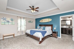 4 bedrooms, iron/ironing board, WiFi, bed sheets - 2 Miles to Navarre Beach•Pool•Game Room• Sleeps 10 (Navarre)