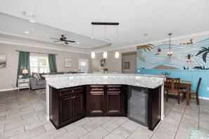 Interior - 2 Miles to Navarre Beach•Pool•Game Room• Sleeps 10 (Navarre)