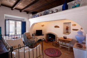 Interior - Aunt Amalia's House - Room1 (Mértola)