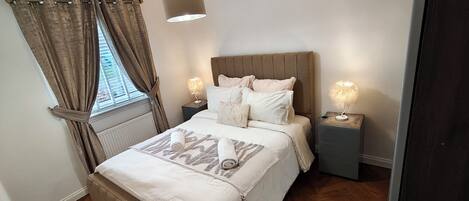 2 chambres, fer et planche à repasser, Wi-Fi, literie fournie