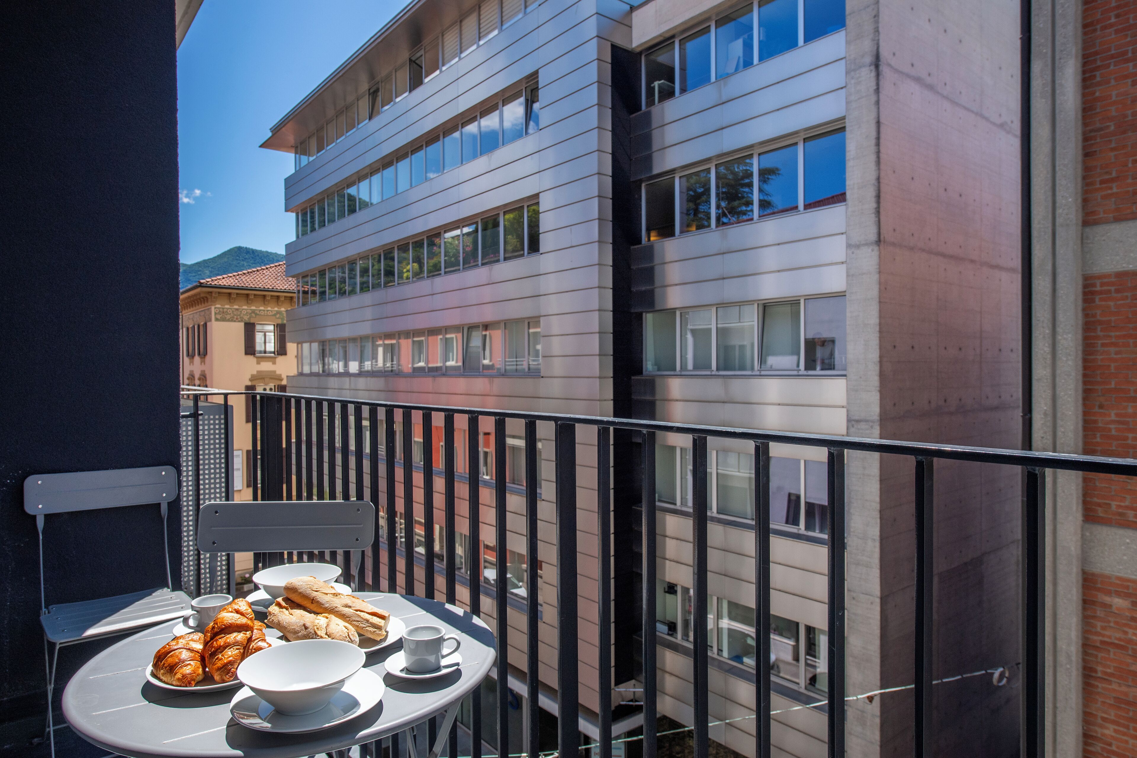Huoneisto, 2 makuuhuonetta, kaupunkinäköala | Ulkoruokailutilat