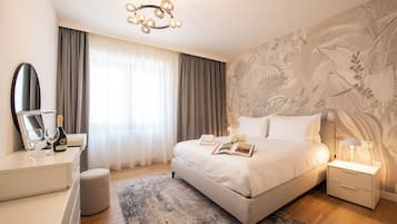 Appartement, 2 slaapkamers, uitzicht op stad | Verduisterende gordijnen, een strijkplank/strijkijzer, gratis wifi