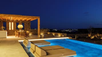 VENDEMA HYDOR | 3 Bedroom Villa | Private pool | Outdoor Hot Tub | Utendørsservering