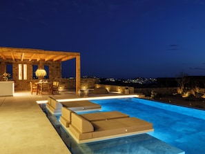 VENDEMA HYDOR | 3 Bedroom Villa | Private pool | Outdoor Hot Tub | Tempat makan luar