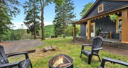 Modern Farmhouse on 30 Acres | Mountain Views & Nature