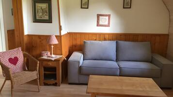 Fernseher, DVD-Player, Stereoanlage