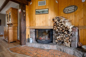 Interior - Guest House 'Suite Familiale - Kobo-Maya' with Mountain View and Shared Garden (Orbey)