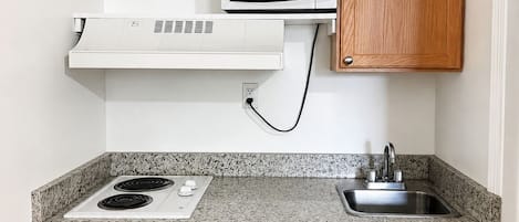 Economy Single Room, Kitchenette | Private kitchen