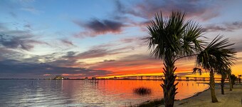 Ward Avenue Retreat - the PERFECT location in Ocean Springs. Walk to downtown!