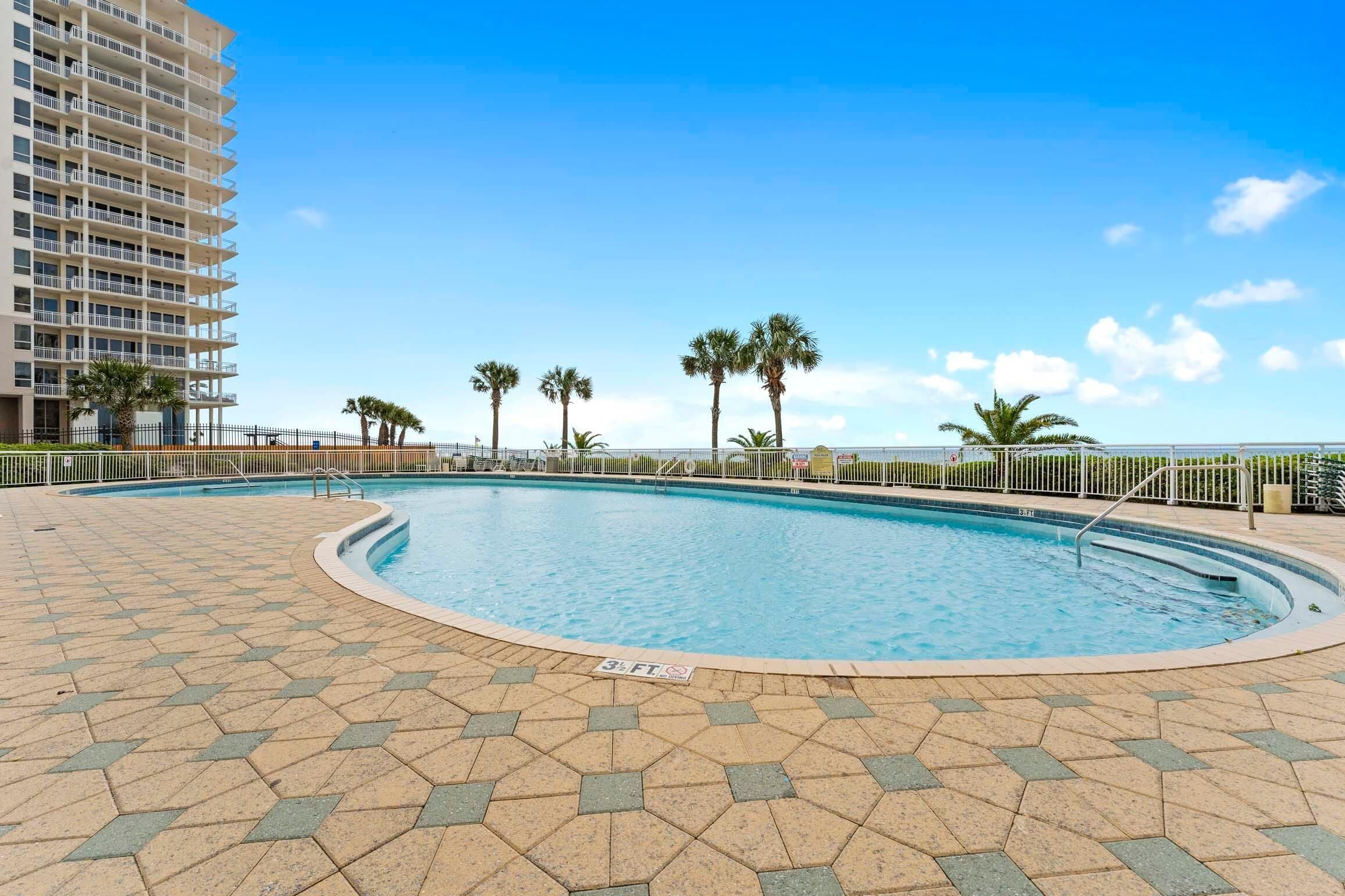 Condo, várias camas (Beach Colony East 2D) | Piscina | Piscina interna, piscina externa