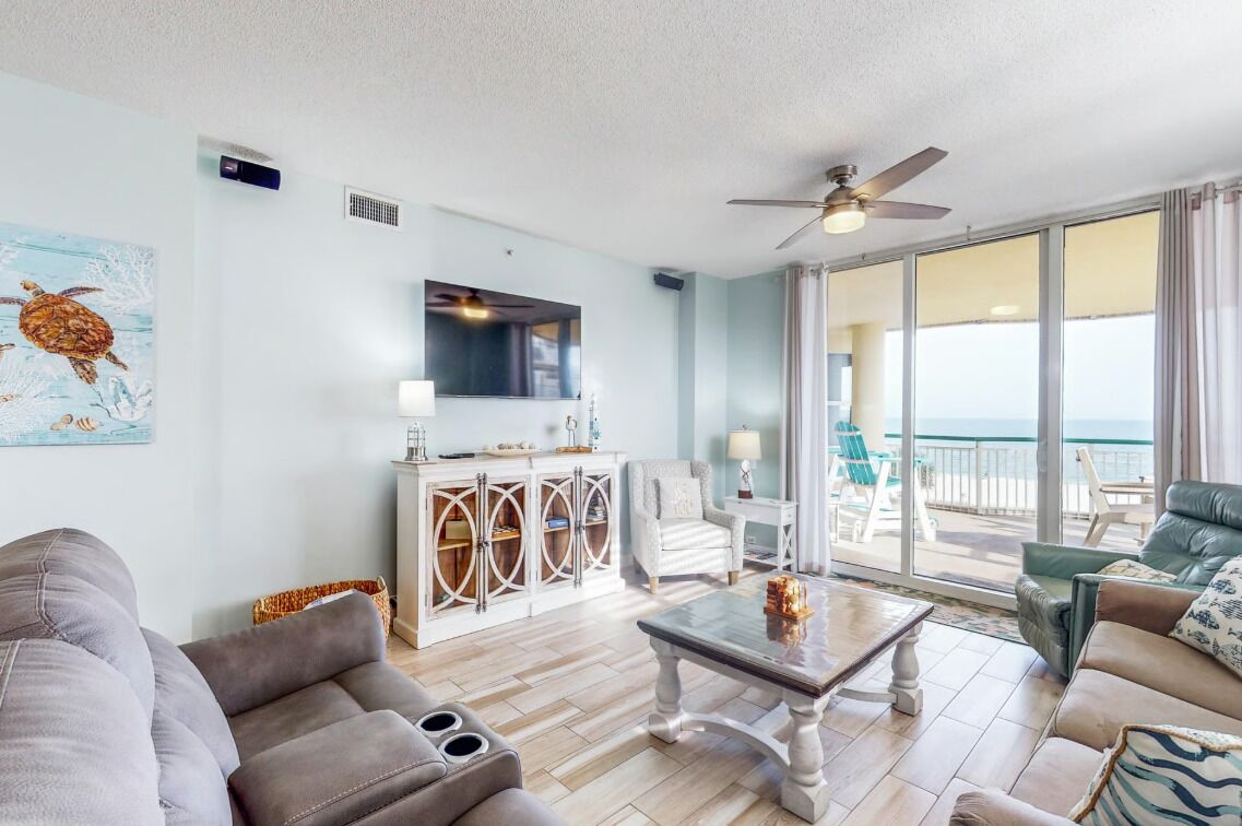 Condo, várias camas (Beach Colony East 2D) | Área de estar