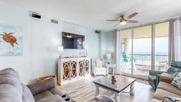 Condo, várias camas (Beach Colony East 2D) | Área de estar
