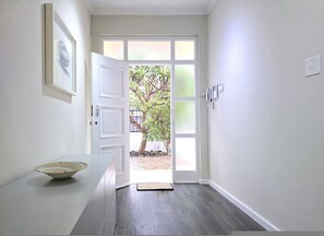 Unclassified image, 5 of 26, button - Spacious & Secure Family Home | 3 Bedrooms | Fresnaye (Cape Town)