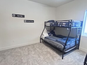 4 bedrooms, free WiFi, bed sheets