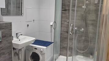 Appartement Confort, balcon | Salle de bain