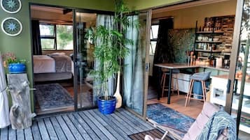 Deluxe Cabin, Patio, Mountain View | Outdoor dining