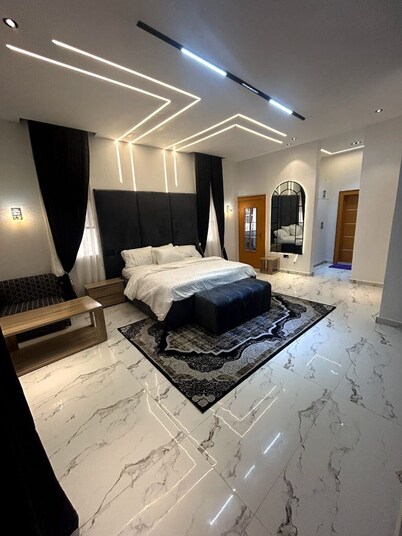 Luxury 4BR Villa in Secure Estate off Peter Odili Road with Cinema