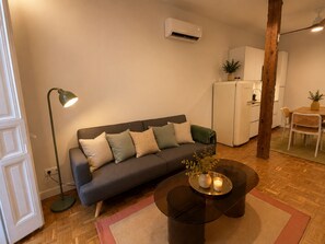 Living area - The Chueca Hideaway (Madrid)