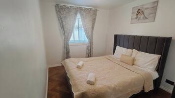 Iron/ironing board, WiFi, bed sheets