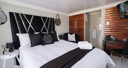 Elite Luxe Cabin Suite