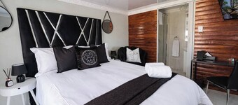 Elite Luxe Cabin Suite