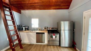 Chaumière luxueuse | Cuisine privée | Mini-réfrigérateur, four à micro-ondes, vaisselle et ustensiles